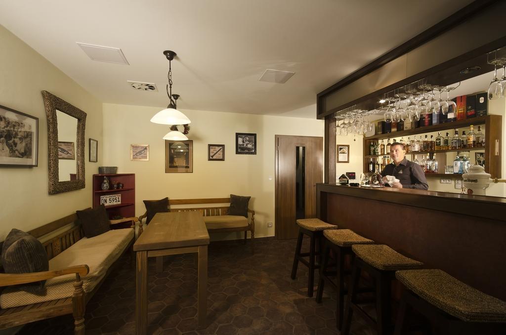 Hotel Annín Екстериор снимка
