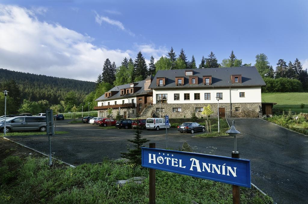 Hotel Annín Екстериор снимка